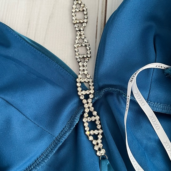 Teal Blue Open Back Gown - Picture 5 of 5